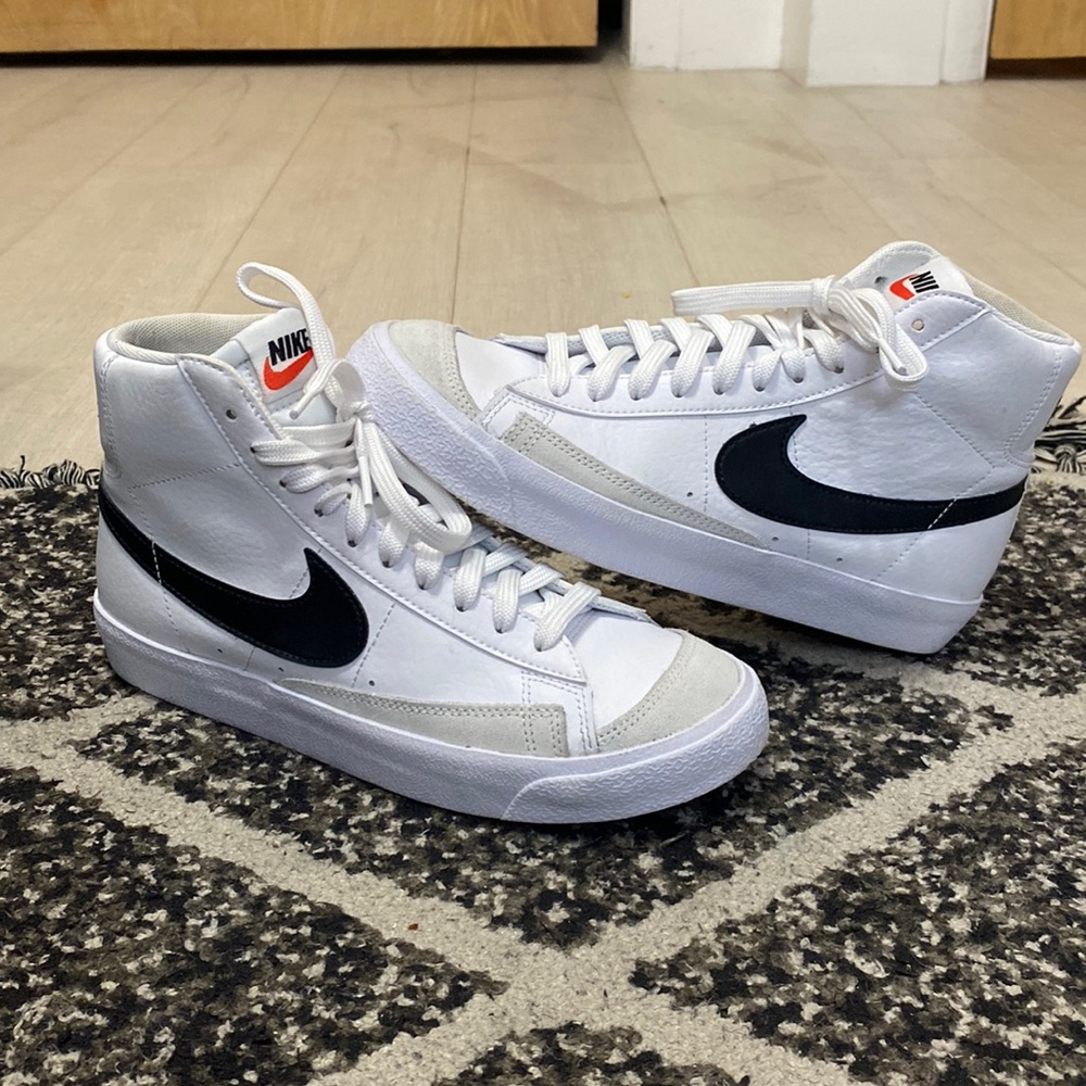 Nike Womens Balzer Mid ‘77
